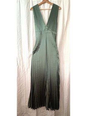 Abercrombie & Fitch Sage Green Pleated Sleeveless Jumpsuit Size S #occasion